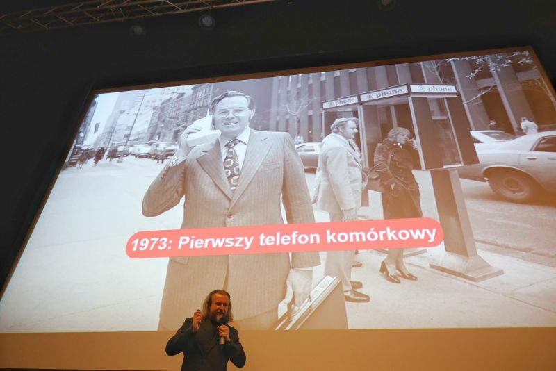 Stoimy w obliczu bezprecedensowego rozwoju innowacji i gwałtownego postępu technologicznego, a niezwykłość tego czasu...